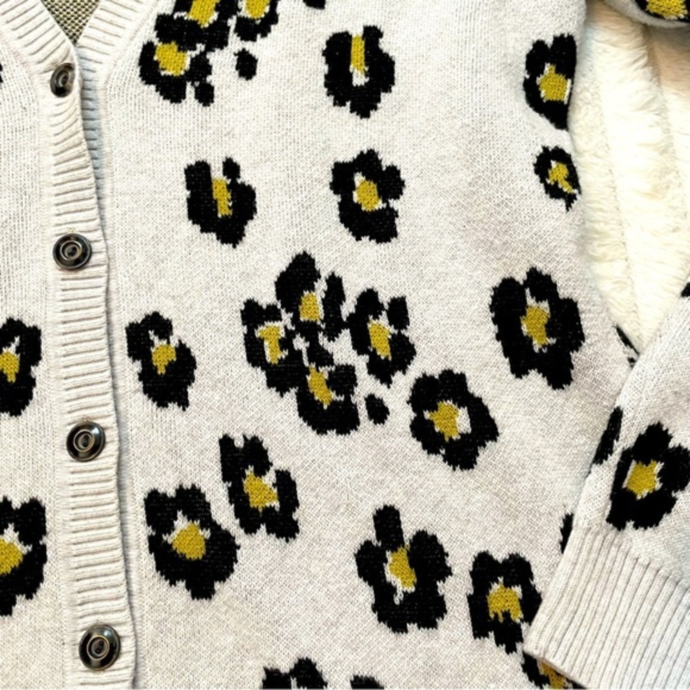 Cabi Leopard Print V-Neck Cardigan with Metal Buttons‎ White Black Size Small - Picture 2 of 10